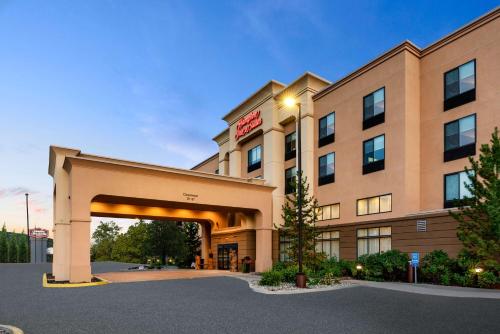 . Hampton Inn & Suites Fairbanks