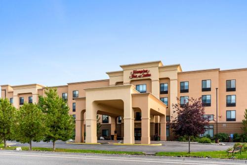 Hampton Inn & Suites Fairbanks - image 10