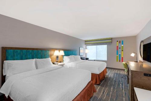 Hampton Inn Fort Collins - image 8