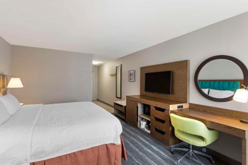 Hampton Inn Fort Collins - image 12