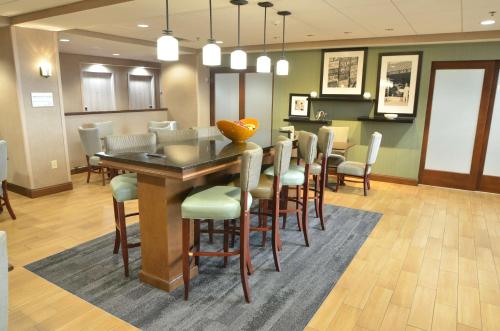 Hampton Inn Fort Payne - image 9