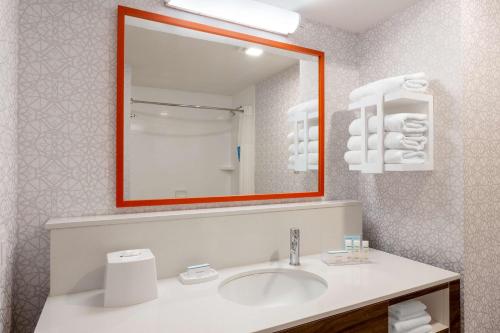Hampton Inn Commercial Boulevard-Fort Lauderdale - image 9