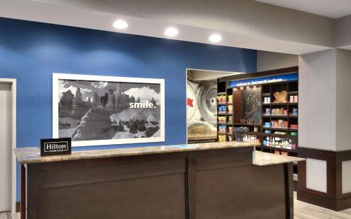 Hampton Inn & Suites Ft. Worth-Burleson - image 7