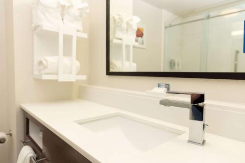 Hampton Inn Hammond - image 9