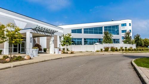 Wyndham Flint MI Grand Blanc Bishop Airport Conference Ct - Hotel - Flint