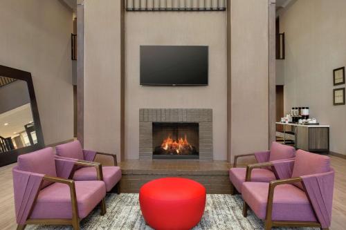 Hampton Inn & Suites Houston-Cypress Station - image 10