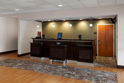 Hampton Inn Nanuet - image 9
