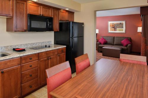 King Suite with Kitchenette - Non-Smoking
