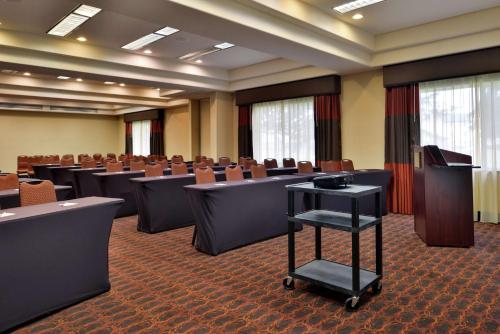Hampton Inn Idaho Falls / Airport - image 12