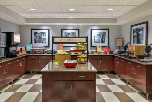Hampton Inn Indianapolis-South - image 13