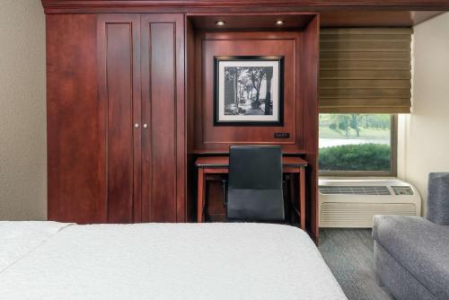 Hampton Inn Indianapolis-South - image 9