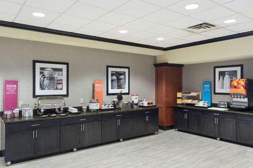 Hampton Inn and Suites Indianapolis/Brownsburg - image 8