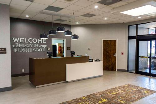 Hampton Inn Kinston - image 11