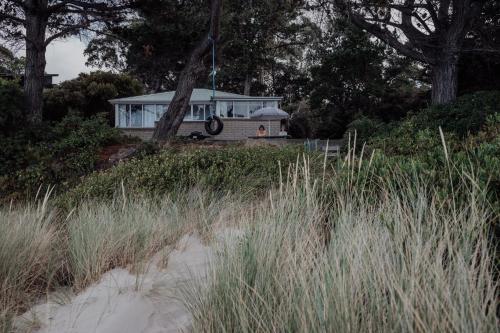 Viesnīcas āriene, Blue Lagoon Beach House - Absolute Beachfront! in Dodges Ferry