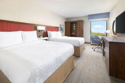 Hampton Inn Long Island/Islandia - image 2