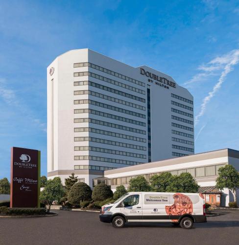 DoubleTree by Hilton Fort Lee/George Washington Bridge - Hotel - Fort Lee