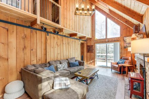 Wilmington Vacation Rental Near Hiking and Skiing! in Wilmington, USA