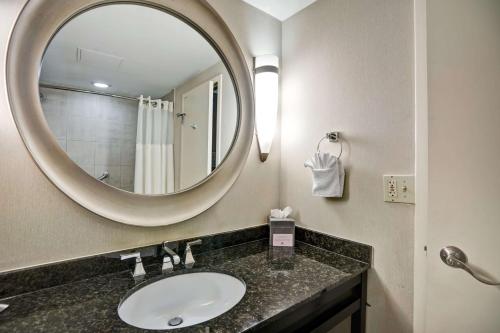 DoubleTree by Hilton Downtown Wilmington - Legal District