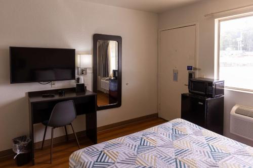 Motel 6-Lufkin TX - image 11