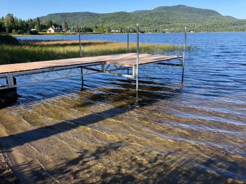Lake Orignal Waterfront SPA Pool Tremblant SKI