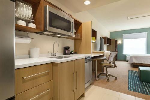 Home2 Suites By Hilton Frederick - image 3