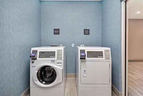 Hilton Garden Inn Houston Hobby Airport - image 12