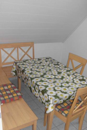 Two-Bedroom Apartment with Balcony image 9