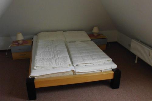 Two-Bedroom Apartment with Balcony image 3