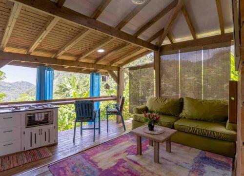 Sizo Treehouse Cottage in Saint George