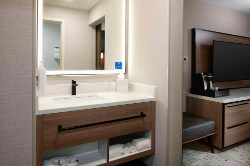 Hampton Inn Newark Airport in Newark, USA