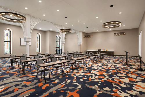 Homewood Suites By Hilton Indianapolis Canal IUPUI - image 3