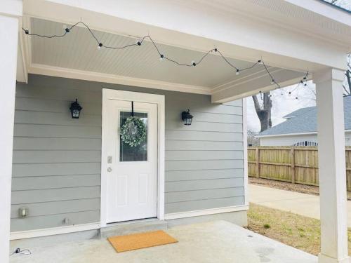 Spacious home, 3 king beds, huge backyard near UM Spacious home, 3 king beds, huge backyard near UM