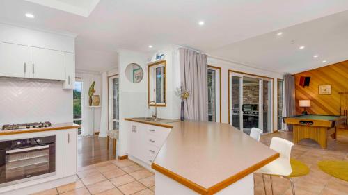 Konyha, Byron Bay Hinterland Treasure in Mullumbimby Creek