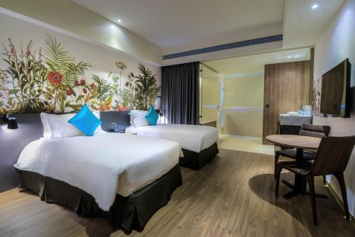 room detail thumbnail 1