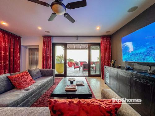 Playa de La Paz 1 Br Luxury Condo & access to Beach Club in La Paz, Mexico