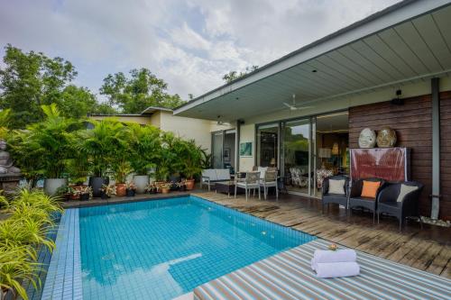 Elara by Hireavilla - 4BR with Private Pool, Parra