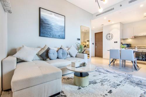STAY BY LATINEM Luxury 1BR Holiday Home CVR A2504 near Burj Khalifa, Dubai (foto 4)