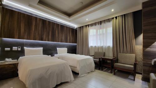 2 twin beds