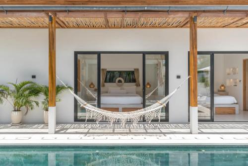 Villa Siang - Boho Chic 3BR Villa in Pererenan - image 5