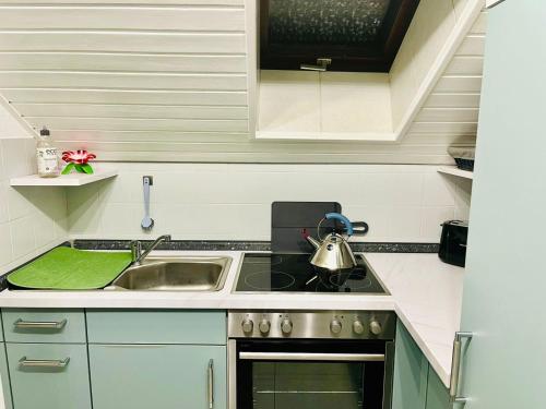 廚房, Zentrale Ferienwohnung am Buhlschen Park in Deidesheim in 戴德斯海姆