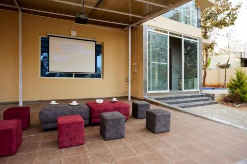 Villa Exotica by JadeCaps Pvt Pool & Projector