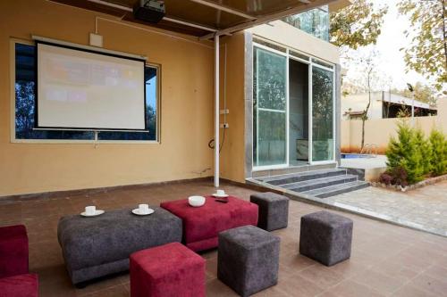 Villa Exotica by JadeCaps Pvt Pool & Projector