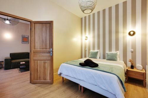 Charming flat - 2 bedrooms with a Cinema - image 11