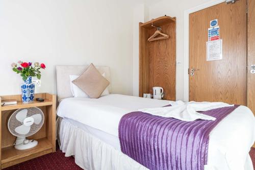 Lancaster Court - image 11