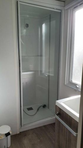 2 bedrooms, 4 beds