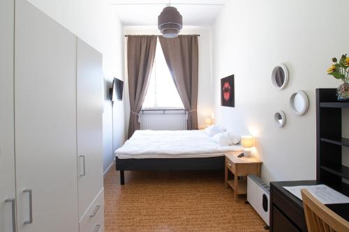 2 twin beds