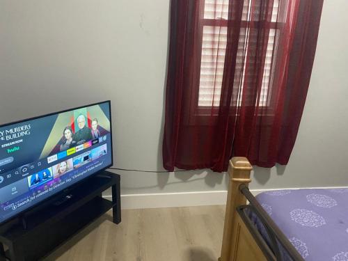 Stylish Room 8Mins to Newark Airport