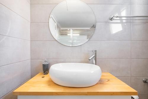 SpaciousApt-TopView-freeParking-PerfectForFamilies