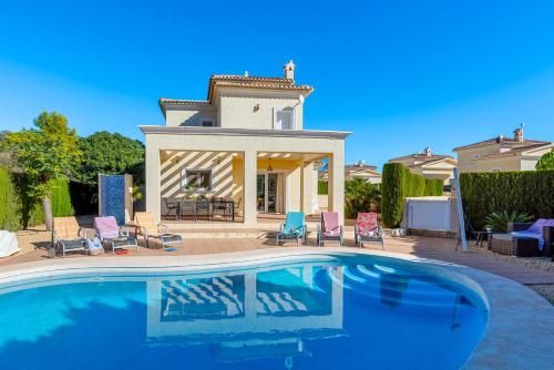 Three-Bedroom Villa room in Villa Gran Sol 13 - PlusHolidays