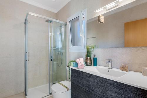 Three-Bedroom Villa image 4